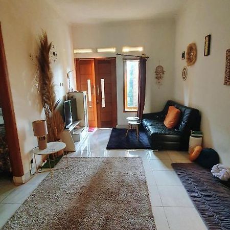 House In Bekasi Timur Villa Exterior photo