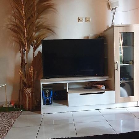House In Bekasi Timur Villa Exterior photo
