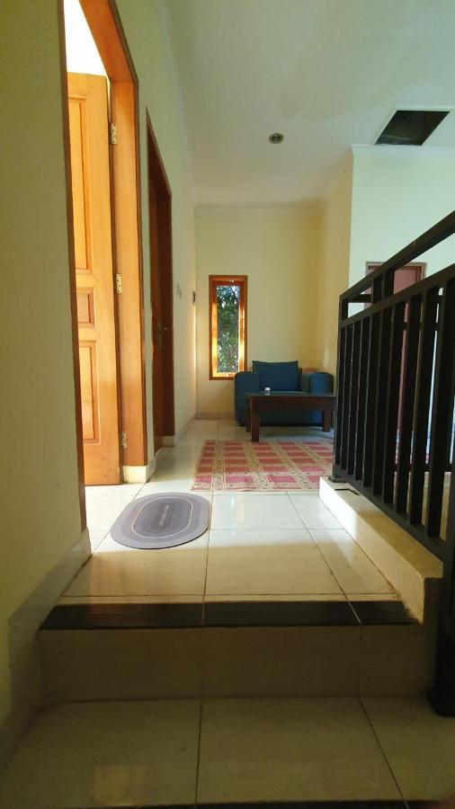 House In Bekasi Timur Villa Exterior photo